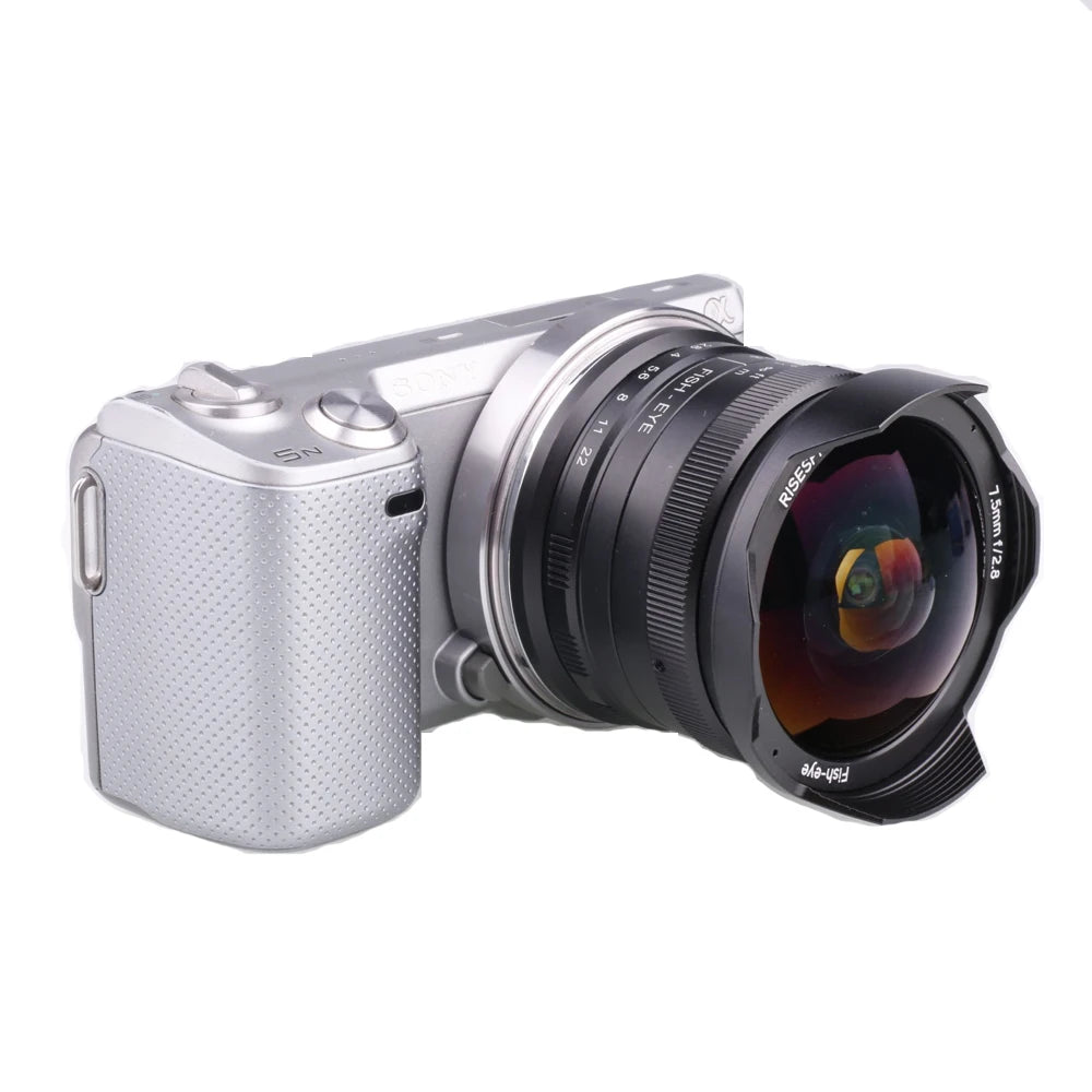 7.5mm F2.8 180° APS-C Fisheye Lens